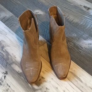 Dolce Vita Silma Western Bootie